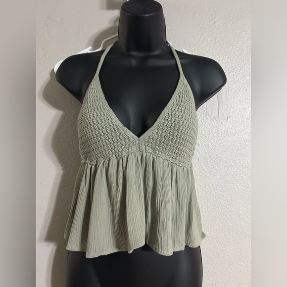 Garage Tops - NWT Garage Women’s Halter Crochet Top color seagrass size Med